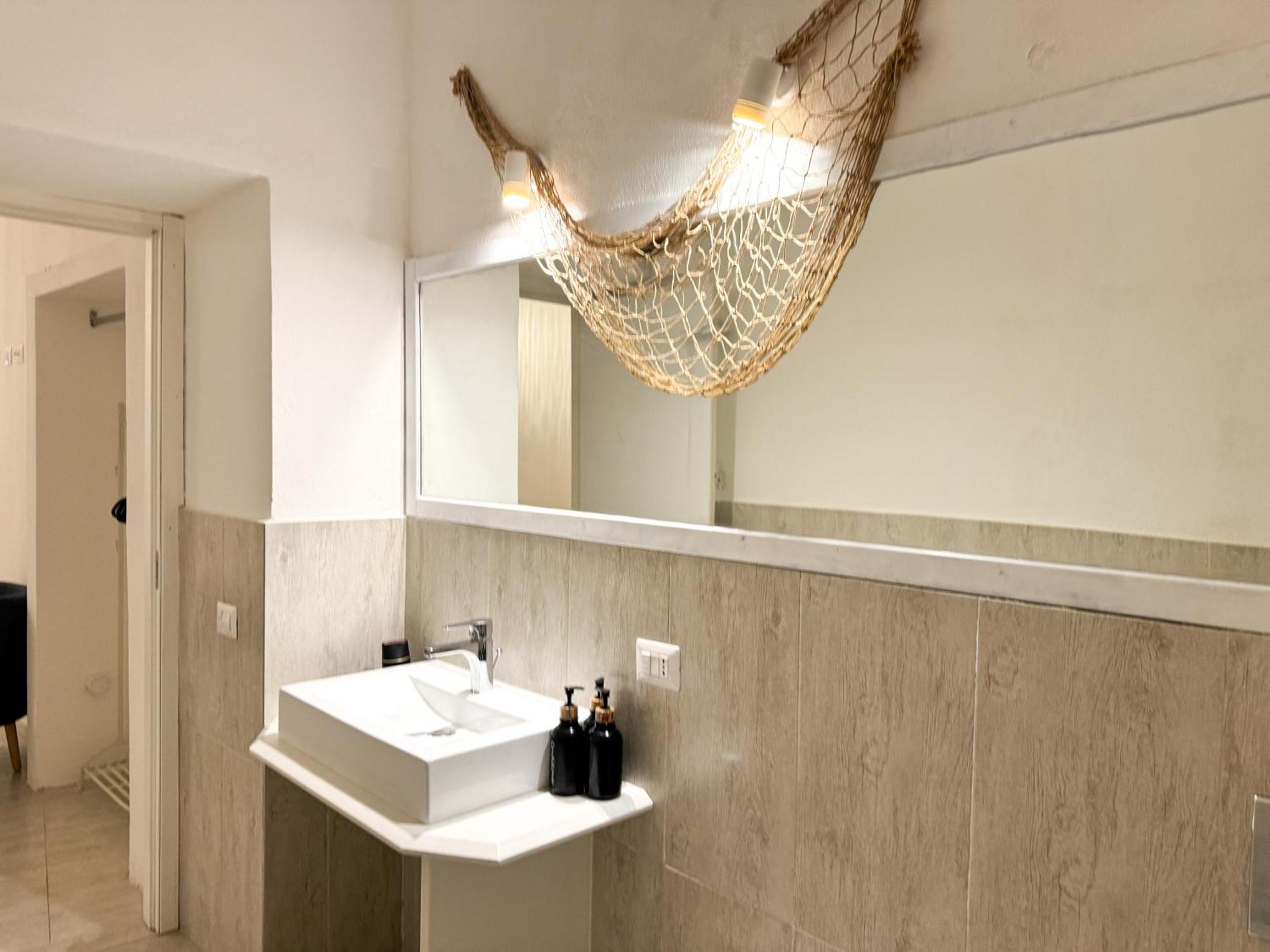 Ferienwohnung Bacans - Vico Collegio At Marina Cagliari Exterior foto